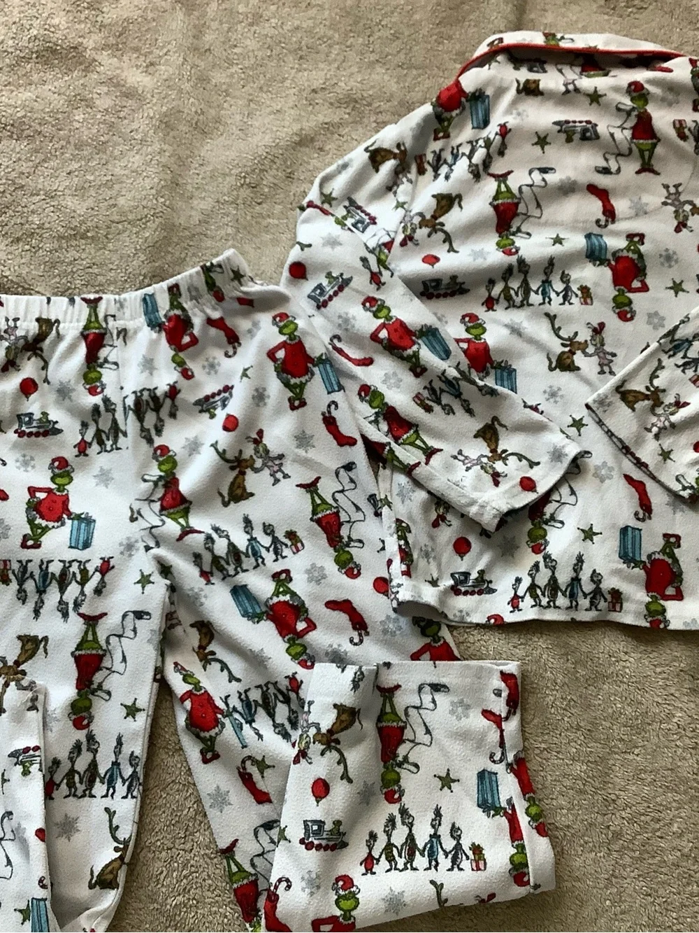 Kids Grinch White Holiday Character Print Pajama Set with Red Trim